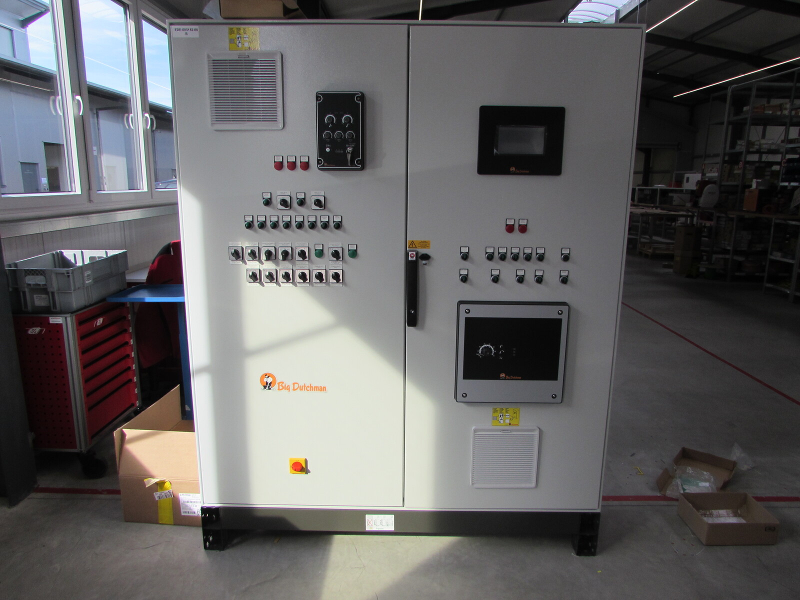 Control cab. BREEDER REARING MALE -ADDOHA